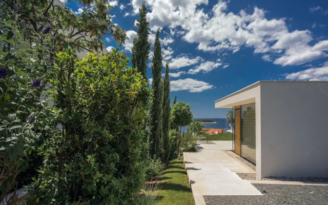 Golden Rays Luxury Villas