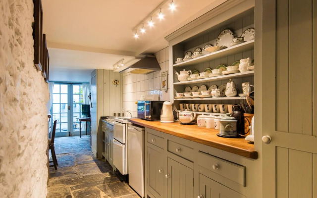 Cleo Gallery Apartments