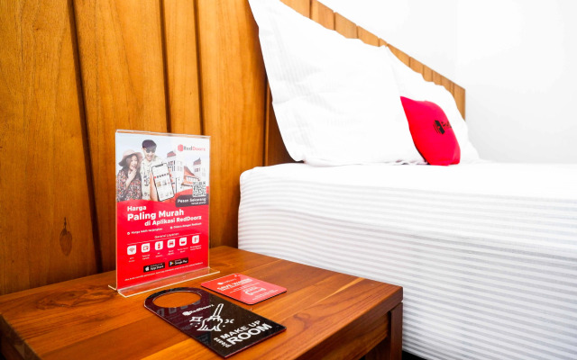 RedDoorz near XT Square 4