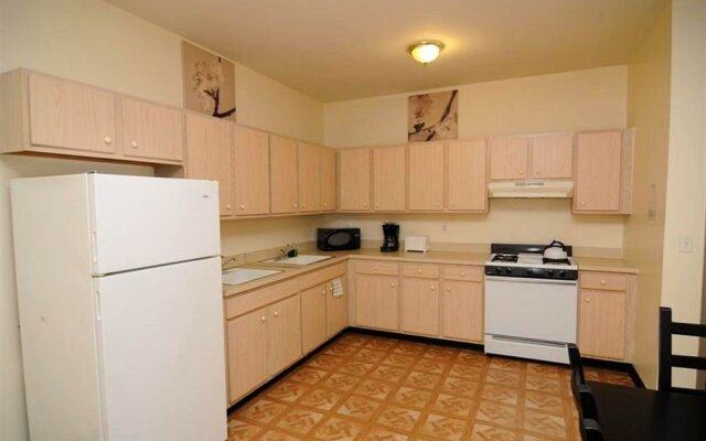 Brooklyn Deluxe Suite Apartments