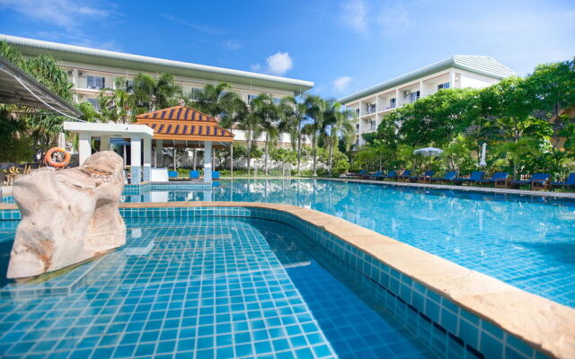 Chalong Beach Hotel & Spa