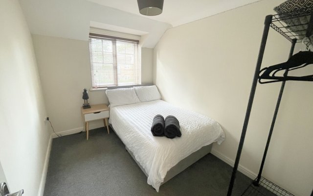 Continental Apartment- 2-bed- Farnborough