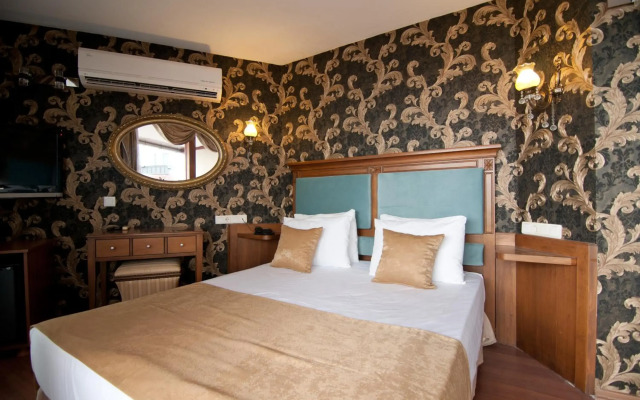Artefes Hotel Old City