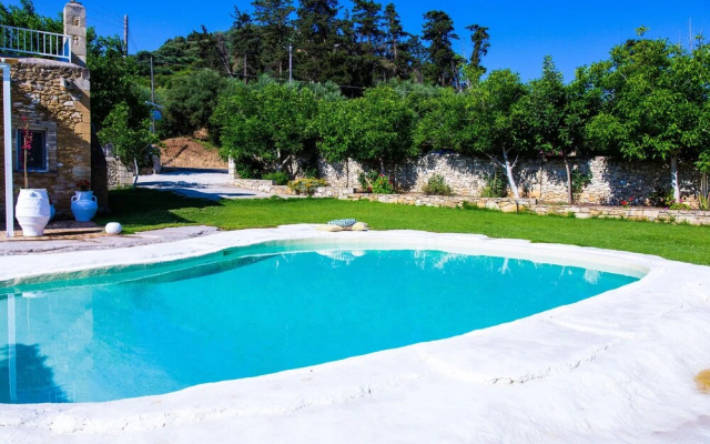 Hem Borta Villa - Next To Platanias, 2min From Beach
