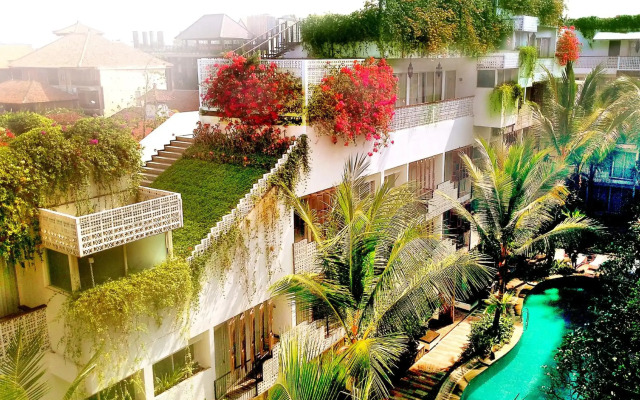 The Akmani Legian