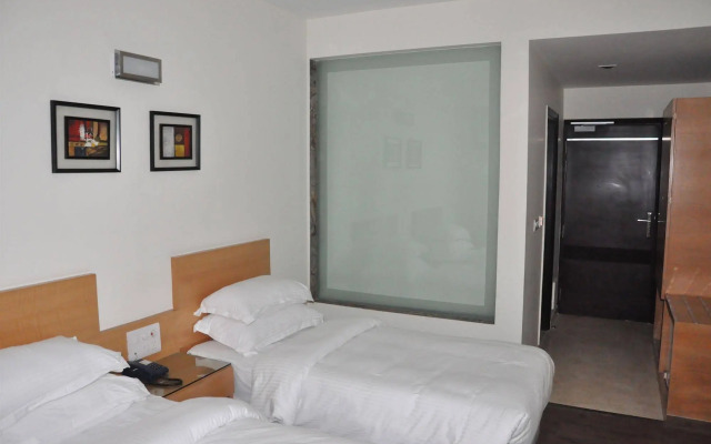 Hotel Metropolitan Karol Bagh