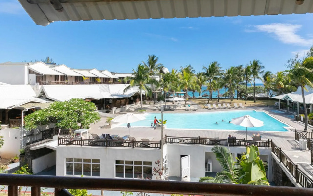Le Peninsula Bay Beach Resort