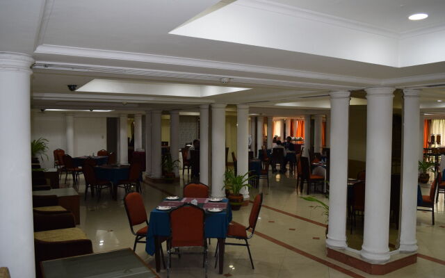 Hotel Samrat