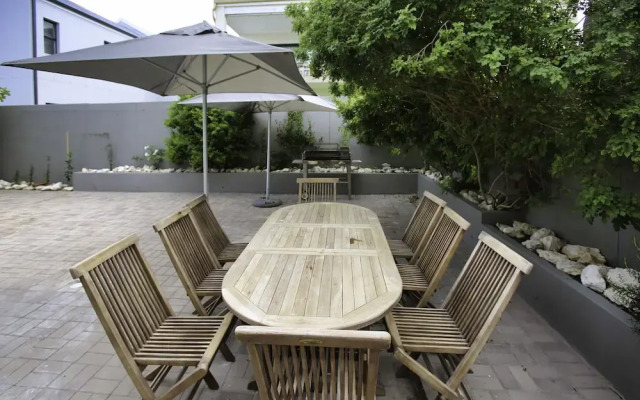 Sunset House Langebaan 8 Sleeper