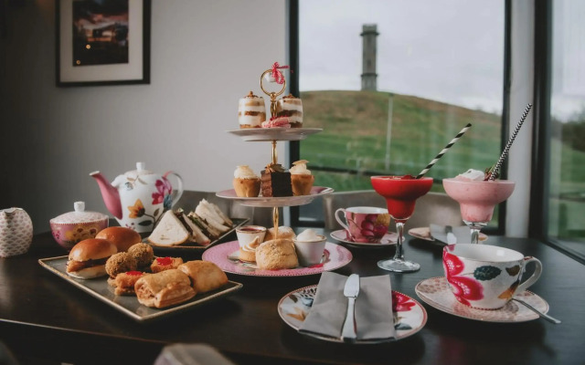 The Knowes Hotel & Restaurant