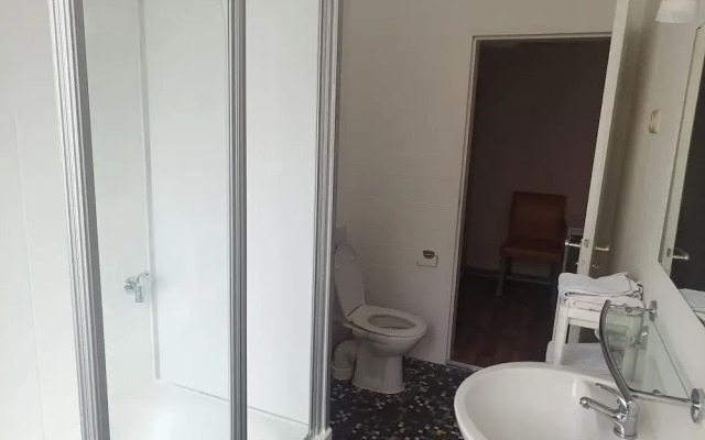 2-Rent Group Hostel Zimmer&Apartments GKP2