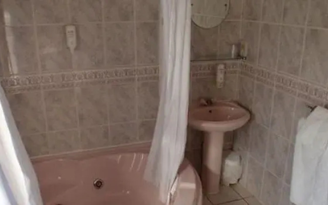 The Shaw Country Hotel