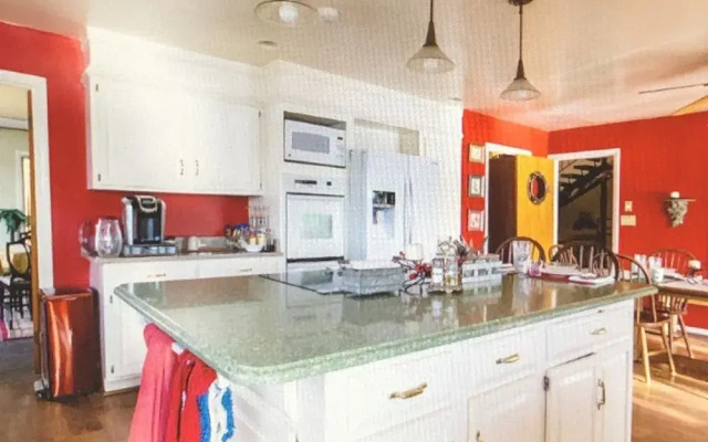 Laurel Grove Inn on the South