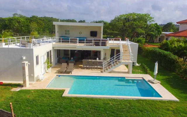 Spectacular Private 3 Bedroom Villa in Gated Community