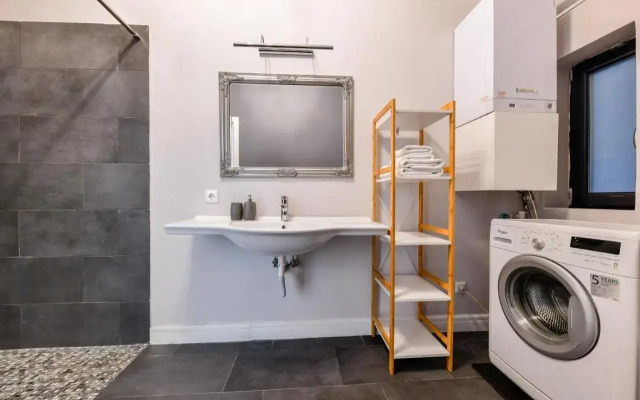 Stylish Ground Floor Apartment