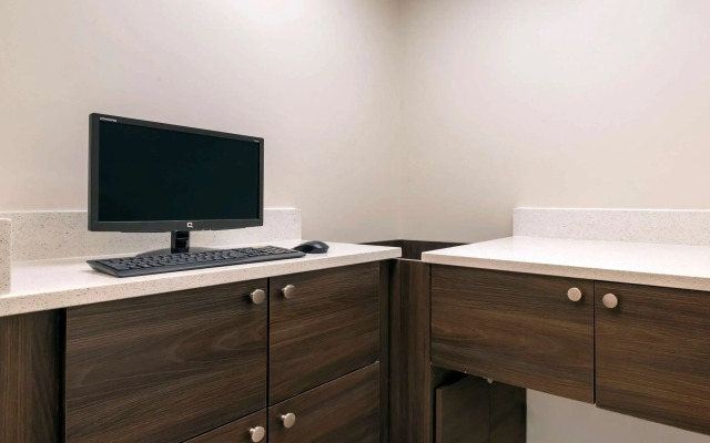 Quality Inn Saint Petersburg North-Tampa Bay