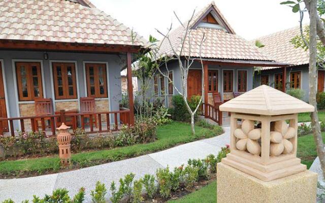 Ao Chalong Villa Resort & Spa