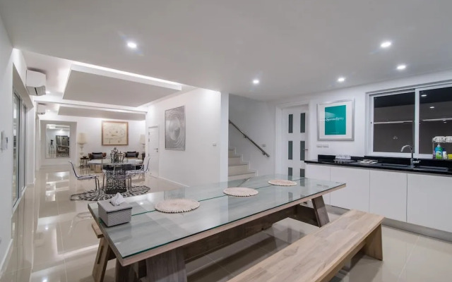 Luxury Modern 4 Bedroom Pool Villa - Fh206