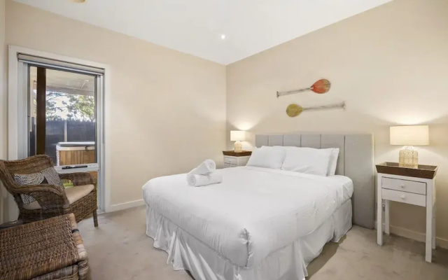 Spacious 3-bed Townhouse Near Dromana Beach