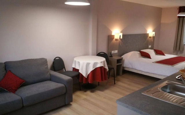 Logis _ Hotel Restaurant La Sapiniere