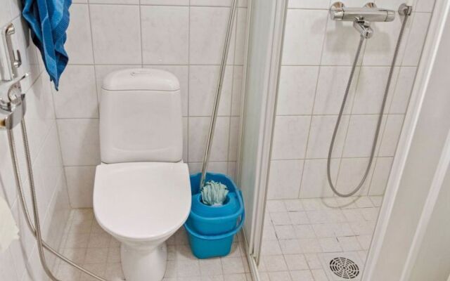 YLLäSRöHKö D 8