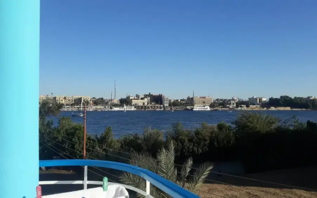 Hofni Palace Nile Niew