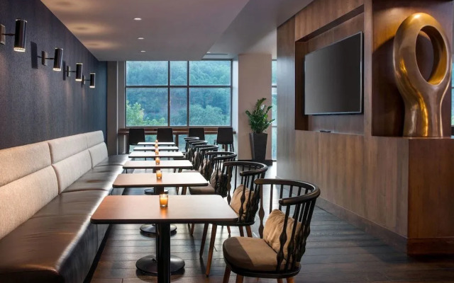 Waterfront Place Hotel