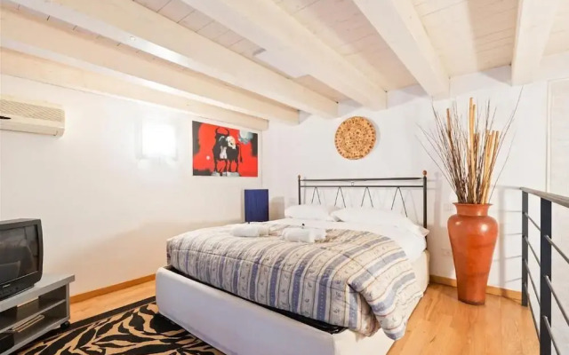 Stylish Loft Porta Romana