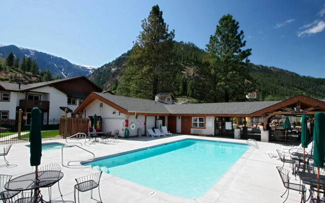 Icicle Village Resort