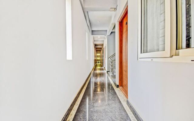 Fabhotel The Sun Suites