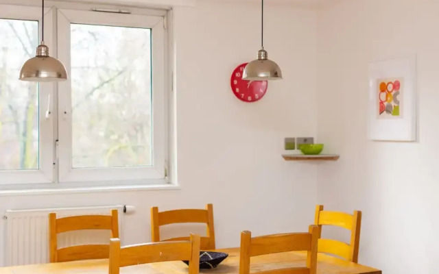 Spacious Central 3 Bedroom Apartment in Old Street