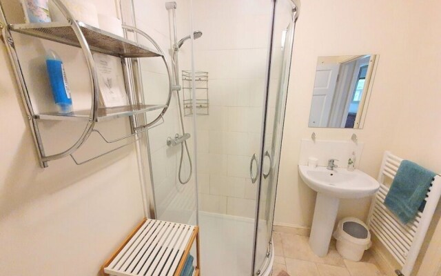 2-bed Flat With Superfast Wi-fi DW Lettings 29br