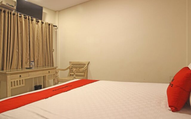 RedDoorz Plus near Solo Square 2