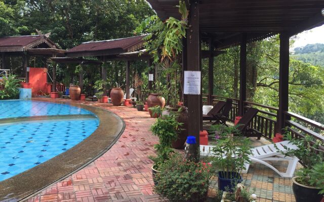 Kampung Tok Senik Resort