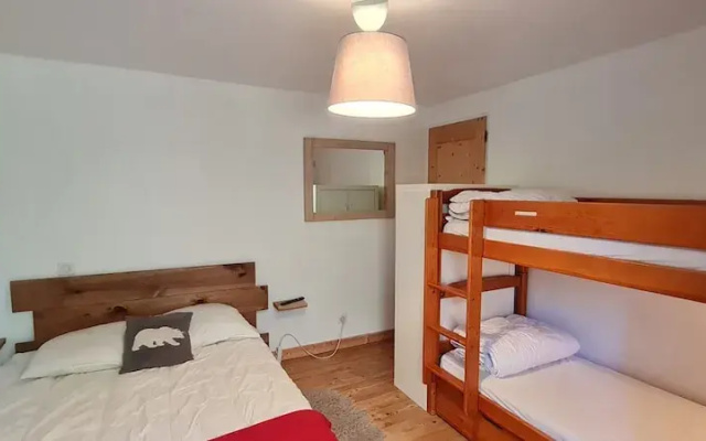 Alpine Apartment for 6 Guests