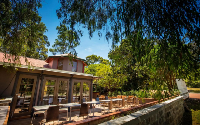 Eltham Gateway Hotel