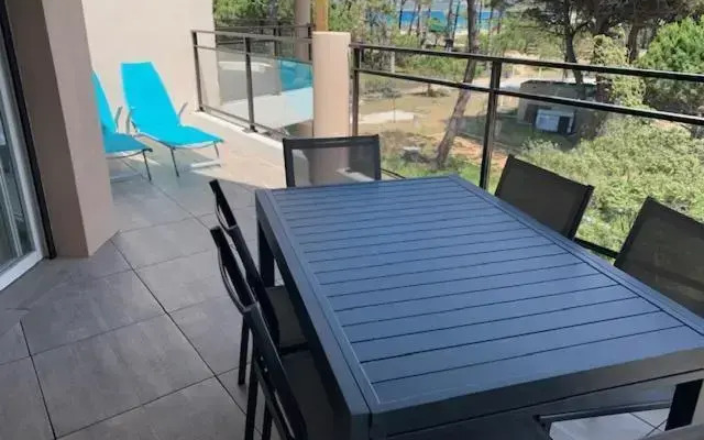 T2 neuf bord de plage - terrasse - CALVI
