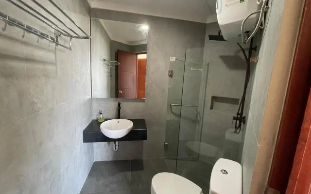 Cozy 2BR Apt Right Next to Central Park Mall