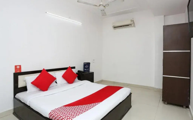 Taj Guest House By OYO Rooms