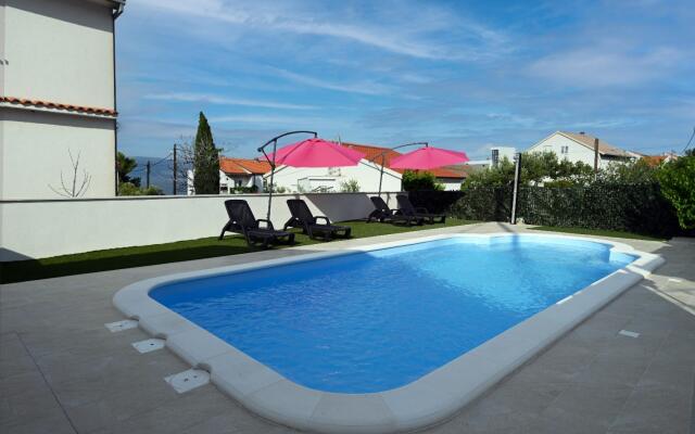 Mihovilovic - 50 m from beach - A2(6+1)