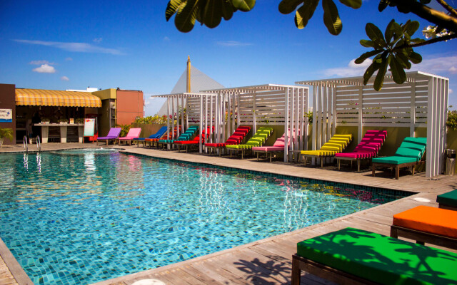 Nouvo City Hotel