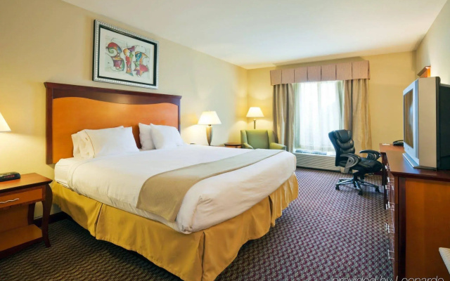 Holiday Inn Express Hotel & Suites Birmingham - Inverness by IHG
