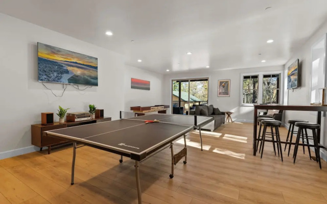 Pine Meadow All Seasons Lodge