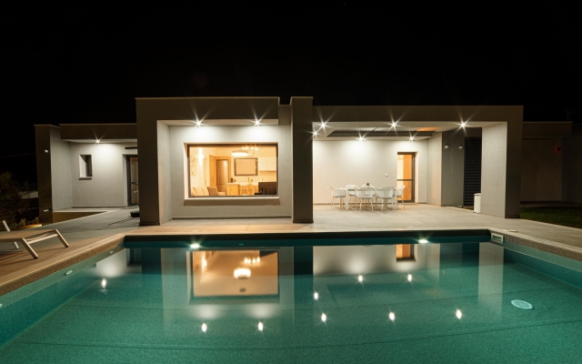 Merelia Luxury Villas - Olivia with Heated Pool