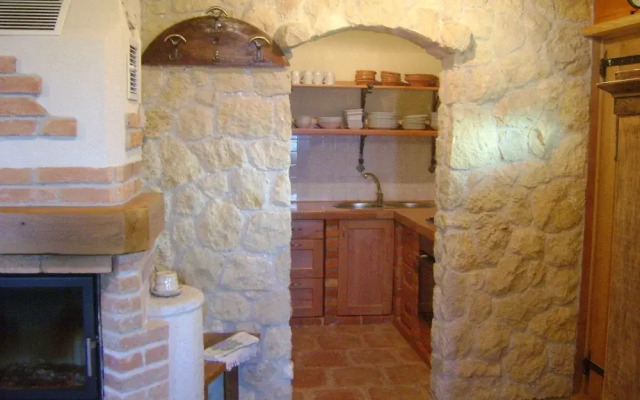 Vineyard cottage Med vinogradi