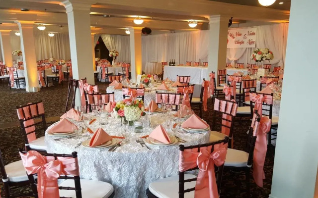 Niagara Crossing Hotel & Spa