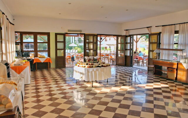 Pasiphae Hotel