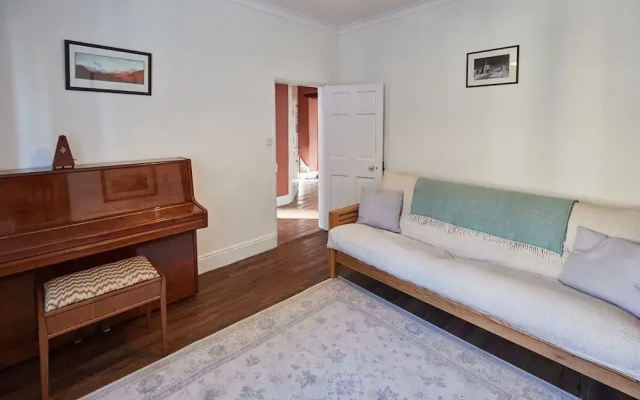 Host Stay Hall Garth