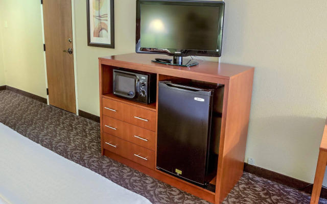 Quality Inn & Suites Downtown Mansfield