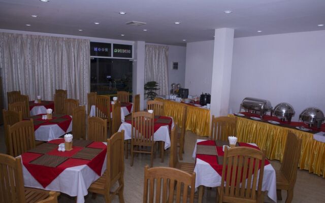 Shwe Poe Eain Hotel 1